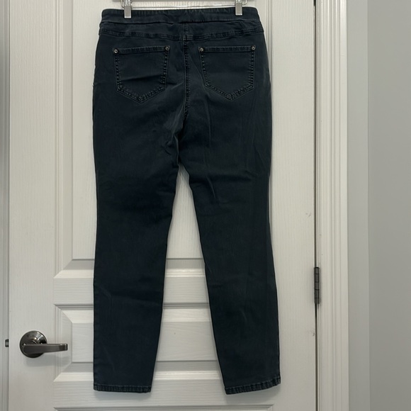 Women’s Charcoal Jeans - Picture 4 of 6
